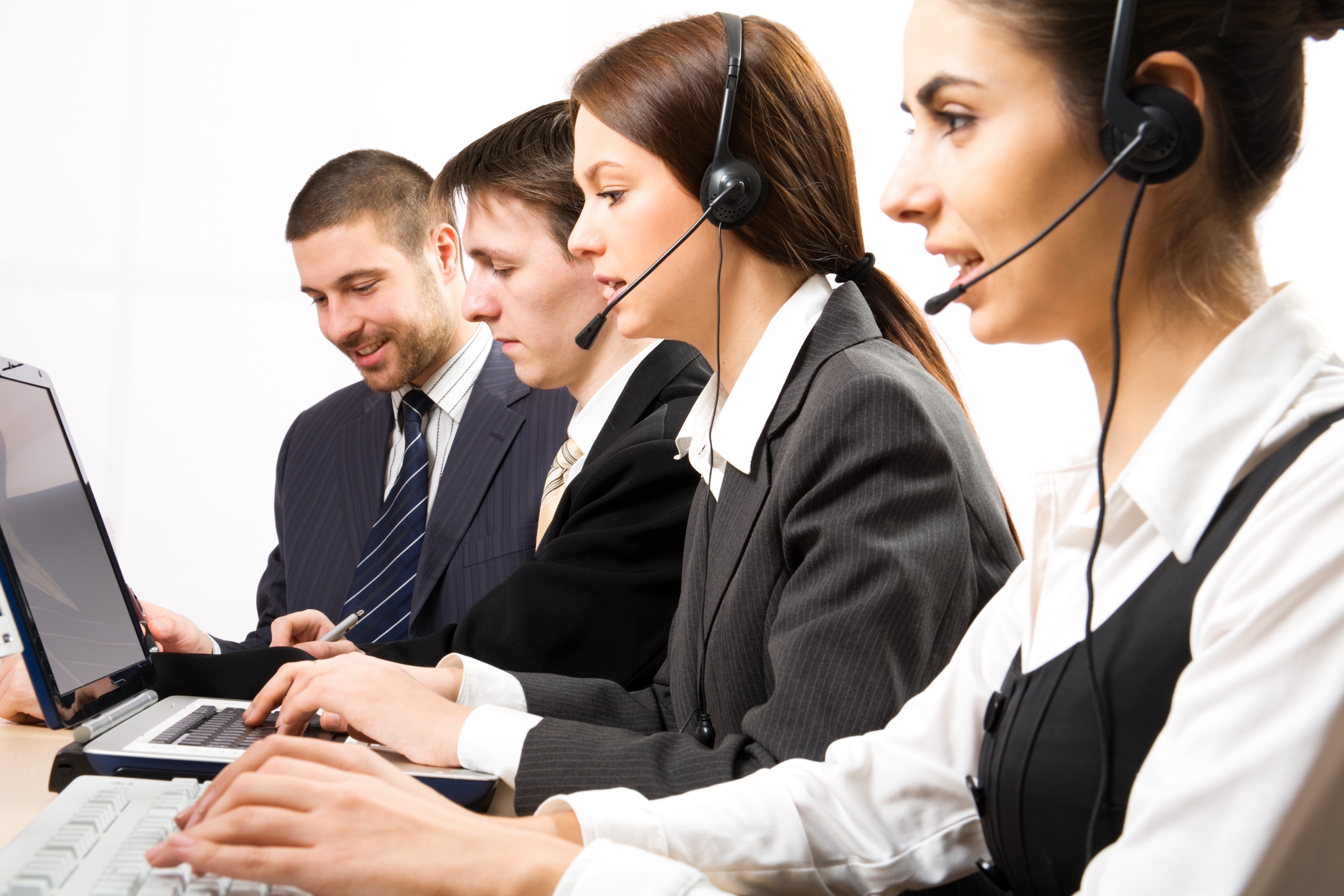 How B2B Call Centers Can Improve Your Customer Experience - Image 1