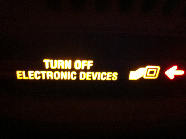 Do You Still Need to Turn Off Your Gadgets on a Plane? - Image 1
